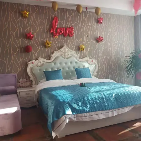Bayan Nur Shengshi Hotel