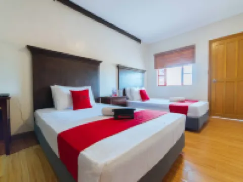 RedDoorz Plus @ Starhomes Olivianville Hotels in Tarlac