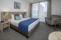 Ramada Suites by Wyndham Albany Hotels in Orewa