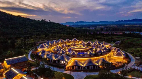 Ri Zhao Sun Hotel - Rooftop Pools
