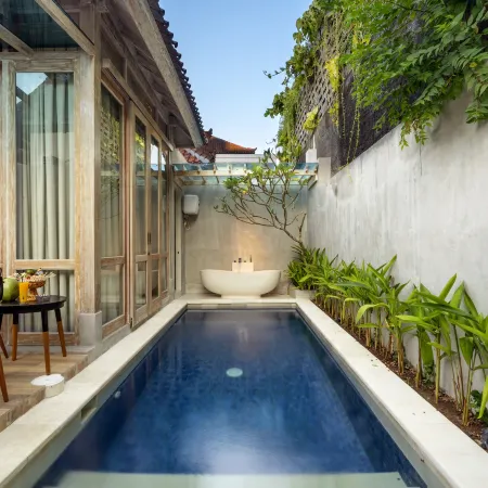 18 Suite Villa Kuta