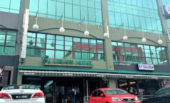 Green Hotel