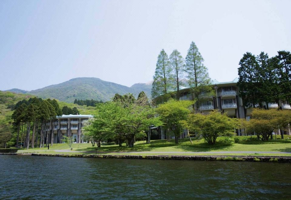 4. 더 프린스 하코..