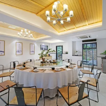 Yunling Tea Manor