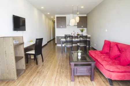 Asiban Quay Boutique Hotel Отели рядом с достопримечательностью «Уот Ауналом Монастери»