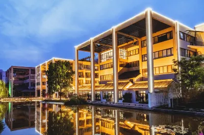 Xinxiang Jinguhu Lake Hotel (Bridge Yue Times Square Store, Hongqi District) Hotels in Xinxiang
