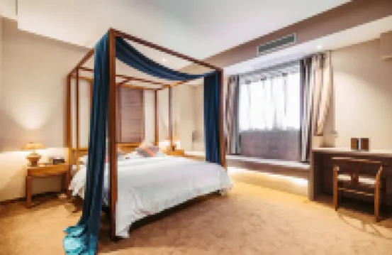 Liuzhou Yuejingshe Apartment (Yintaicheng Shop)