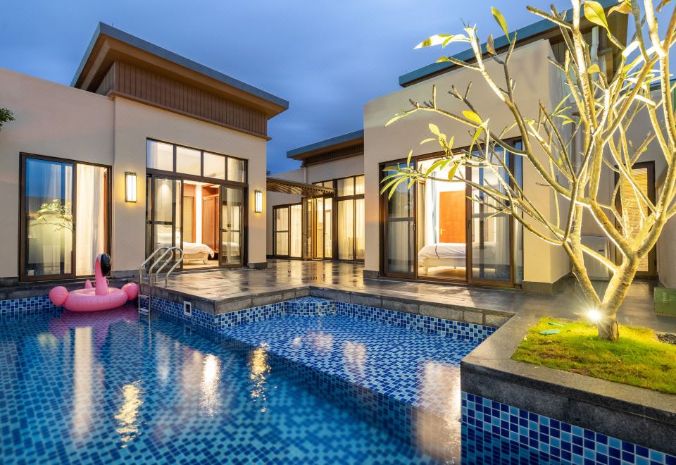 Sanya Haitang Bay Heyi Swimming Pool Villa Thumbnail