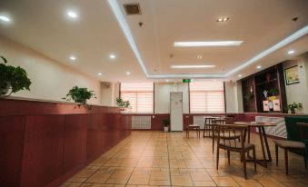 Super 8 Hotel (Zoucheng Yiwu Trade City)