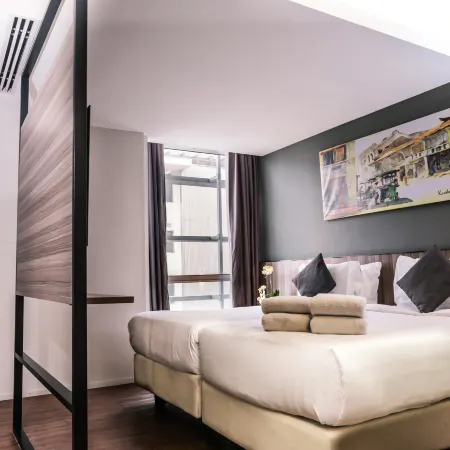 Days Hotel & Suites by Wyndham KL (Chan Sow Lin MRT/LRT) Отели рядом с достопримечательностью «Развлекательный центр TREC KL»