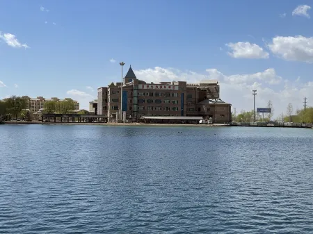 Vienna International Hotel (Aksu Airport Store)