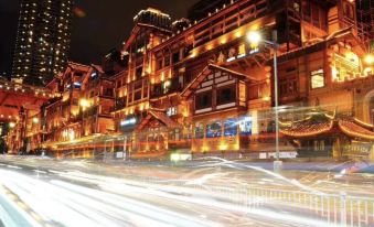 Sweet Time Homestay (Chongqing Jiefangbei Pedestrian Street Hong Ya Dong)