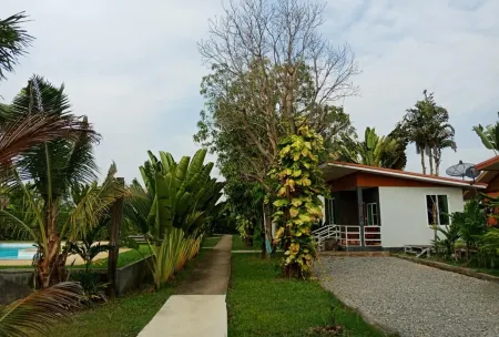 Sabaidee House Отели рядом с достопримечательностью «Wat Trapang Ngoen»