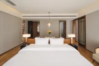 Luhu Hotel - شرفة