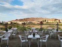 Youduoduo Hotel (North Gate of Colorful Danxia Scenic Area)