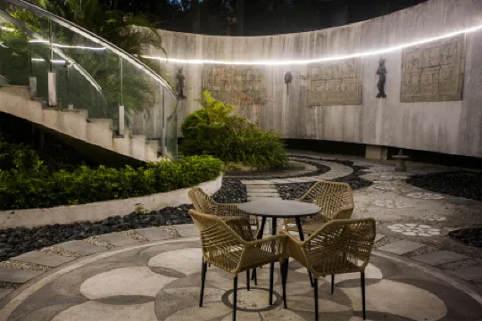 Beihai Chaohai · Art Design Seaview Resort Serviced Apartment Hotel (Lianzhouwan Avenue)