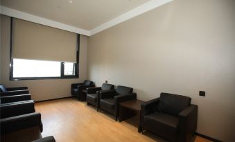 Jiuqi Yazhi Hotel