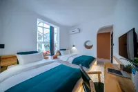 Lushan Huadian Biyuan Theme Hotel