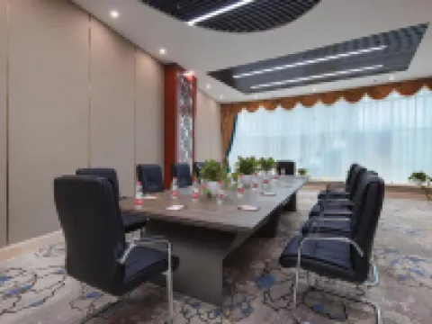 Vienna Hotel (Xinxian store) Hotels in Xin County