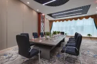 Vienna Hotel (Xinxian store) Hotels in Xin County