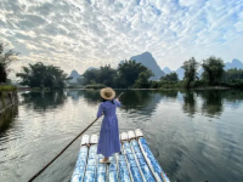 Yangshuo Mountain Retreat-by Yulong River