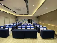 Hemey Hotel (Guigang Wanda Plaza) - parking