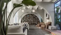 Tiwoli Terrace Hotel (University City Exhibition Center)