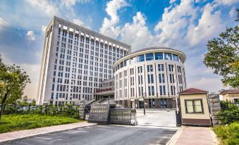 Huajiaxin Wenxuan Hotel (Longzi Lake)