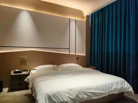 Langyue Apartment Отели рядом с достопримечательностью «JinGangCheng ShangYe BuXingJie»