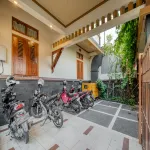 RedDoorz Plus Near Lempuyangan Station 4
