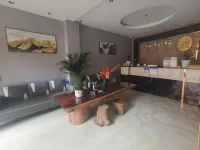 Ninglang Fenghuaxueyue Hotel