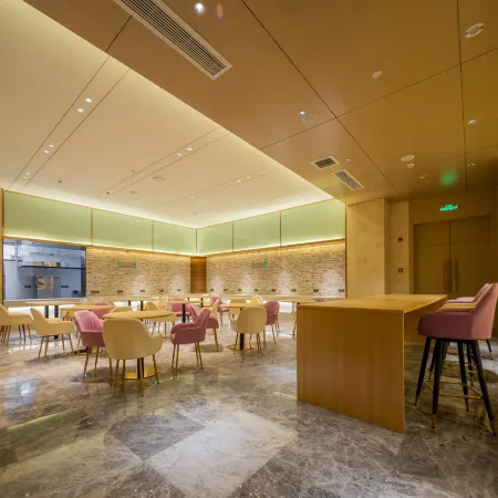 Lavande Hotel (Xingping Maweiyi Hangkong Square)