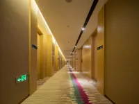 Lavande Hotel (Xingping Maweiyi Hangkong Square) Hotels in Xingping