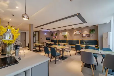 Homeinn Superior Hotel (Hefei Baohe Wanda Provincial Hospital) Отели рядом с достопримечательностью «Anhui Technical College of Industry and Economy (West Area)»