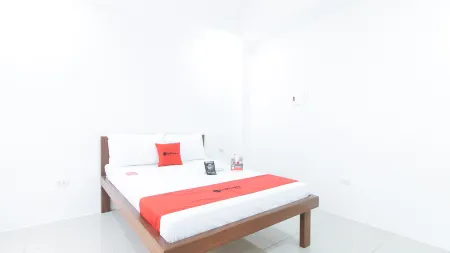 RedDoorz Plus @ DBuilders Poblacion BGC Отели рядом с достопримечательностью «Эндеран Колледжес»