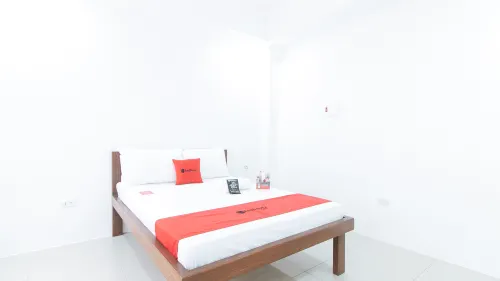 RedDoorz Plus @ DBuilders Poblacion BGC