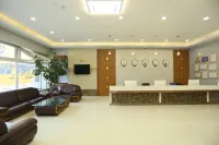 Longyi Hotel (Harbin Chinese Baroque Style Street Store)