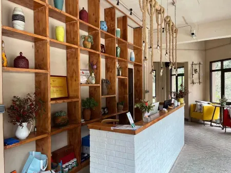 Longpan Yanxiyu Homestay Отели рядом с достопримечательностью «Plum Garden, Plum Forest, Pingtong Town»