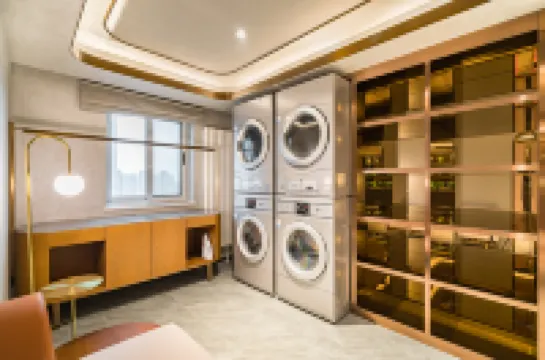 Elong Hotel (Beijing Tongzhou Liyuan Metro Station)