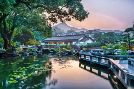 Manshexi Garden Garden Home stay (Hangzhou West Lake Jiuxi Shibajian Store) Отели рядом с достопримечательностью «Zhijiang College of Zhejiang University of Technology»