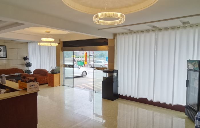 Huitong Jiangdu Theme Hotel