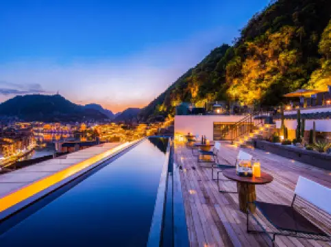 Zhenyuan Mountain and River B&B