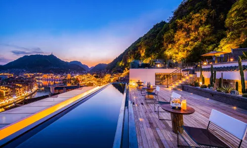 Shanheshi 360° Panoramic Skyview Guesthouse (Zhenyuan Ancient Town)