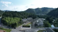 Three Bay Homestay - parking