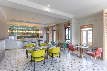 Angel Bell Tower Hotel Отели рядом с достопримечательностью «Huangjiali Ancient Trees»