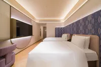 Lvliang Central Park Manxin Hotel