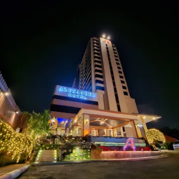 Alexander Hotel Bangkok Отели рядом с достопримечательностью «Торговый центр Bangkapi»