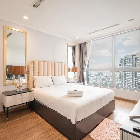 The Suite Landmark - Vinhomes Central Park Отели рядом с достопримечательностью «Небоскреб Landmark 81»