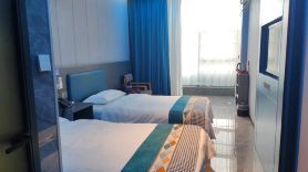 Yulin Qingyuan Hotel (Yuxing Square)