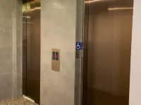 China Rich Oriental Hotel Отели рядом с достопримечательностью «Станция метро Chai Wan»